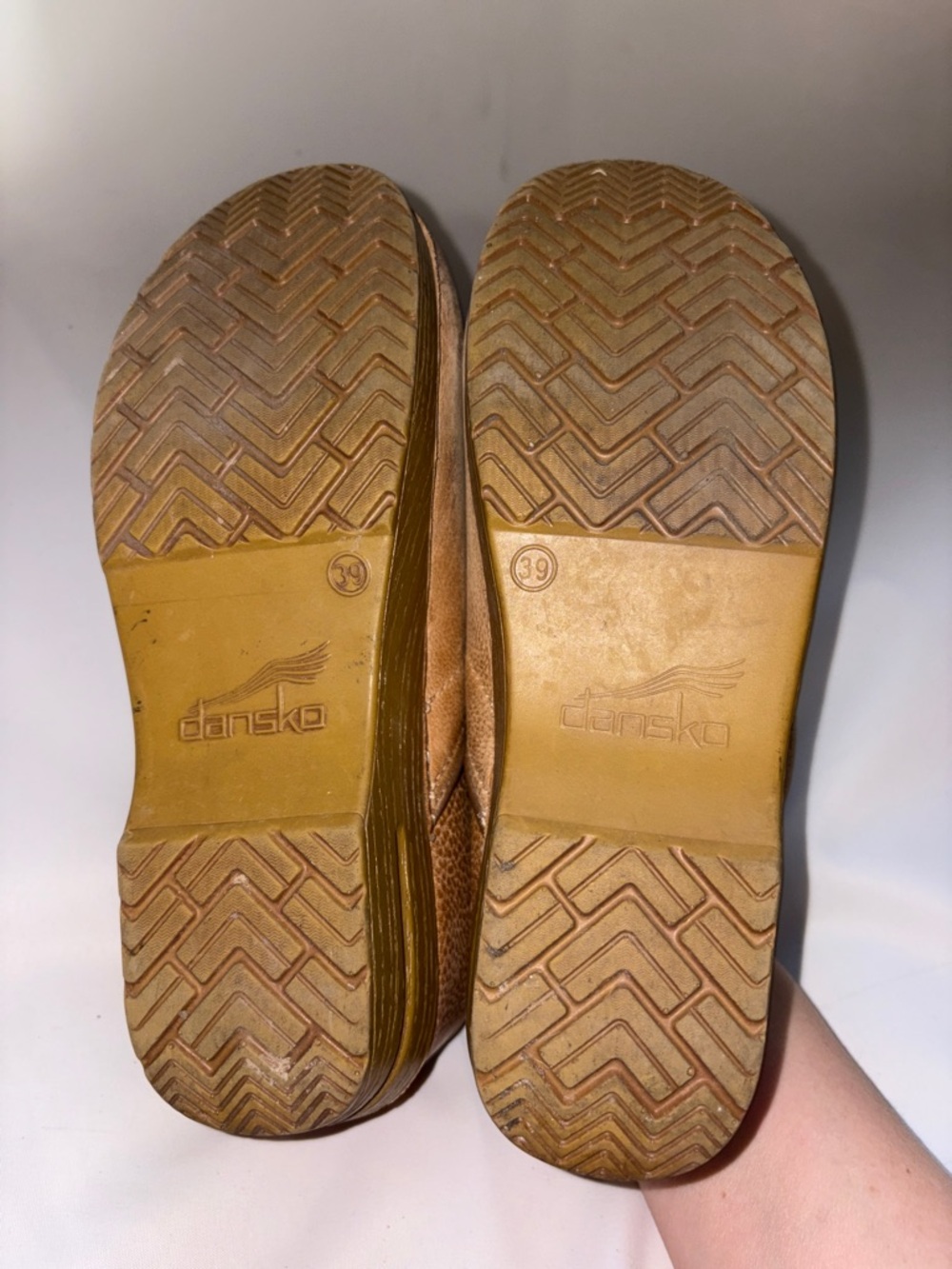 Dansko Professional Honey Distressed Heritage Clog Slip-Ons size 39 - Picture 8 of 8